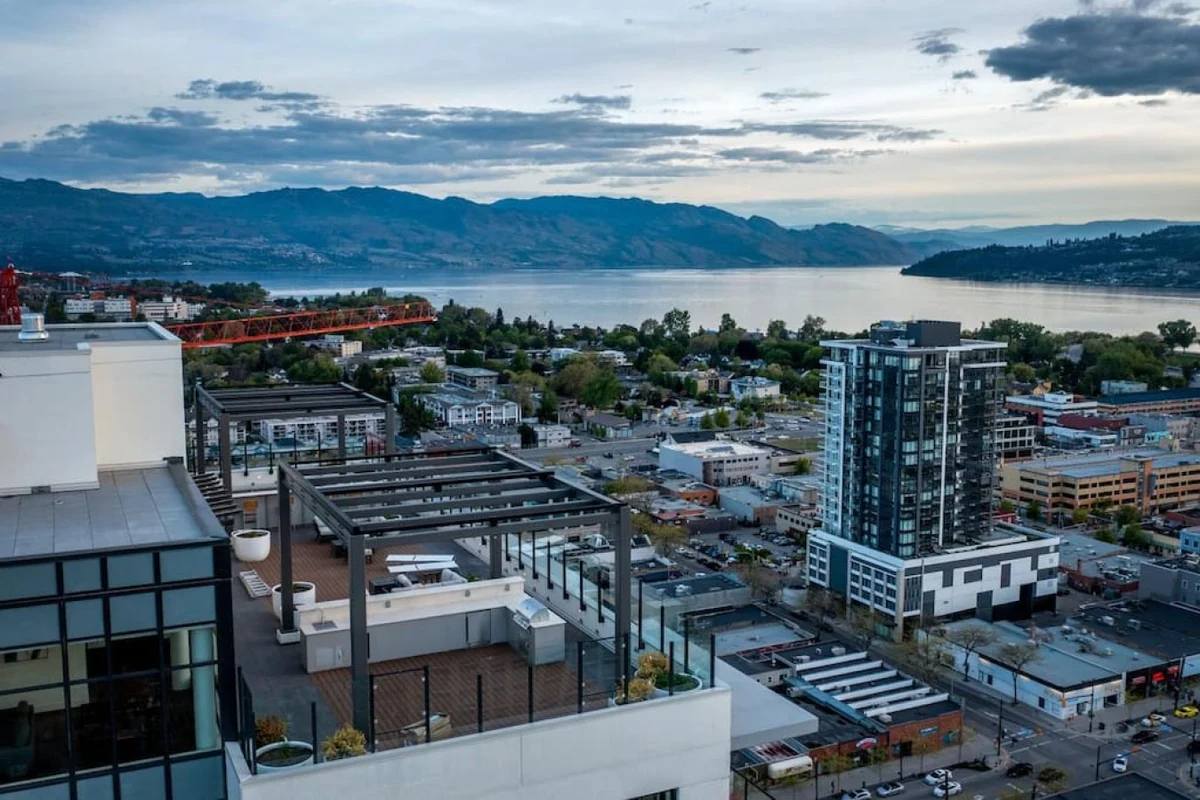 Home in Kelowna property photo 2