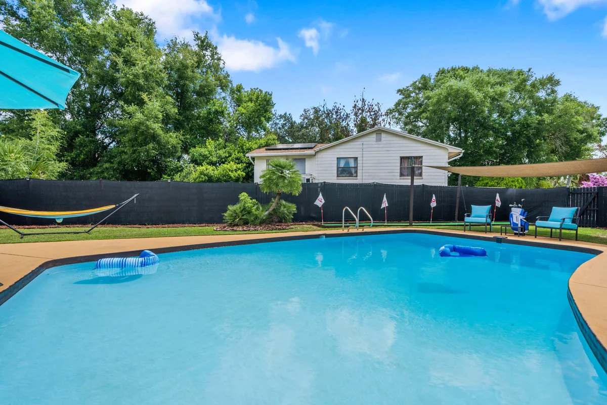 1812 Firwood property photo 3
