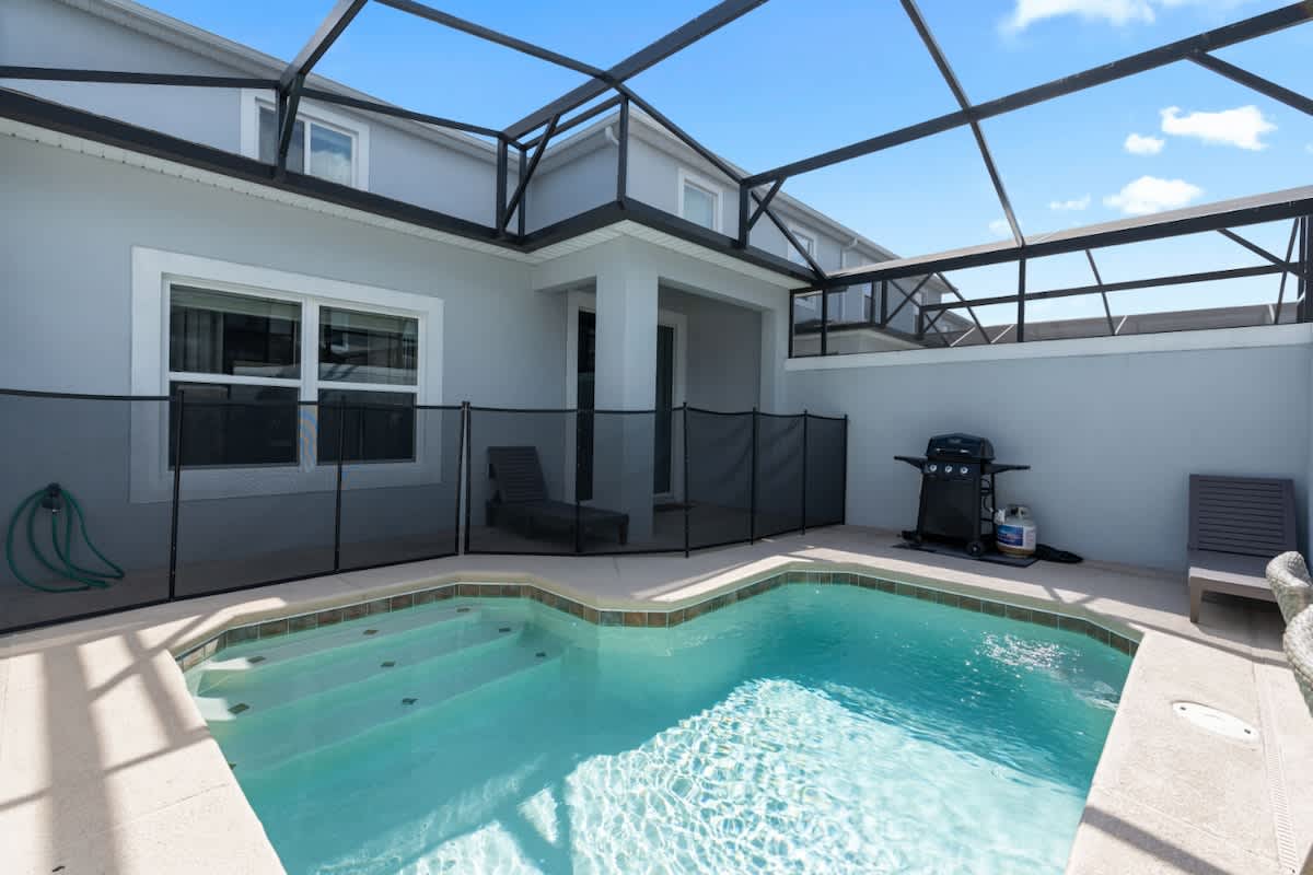 Home in Kissimmee property photo 2