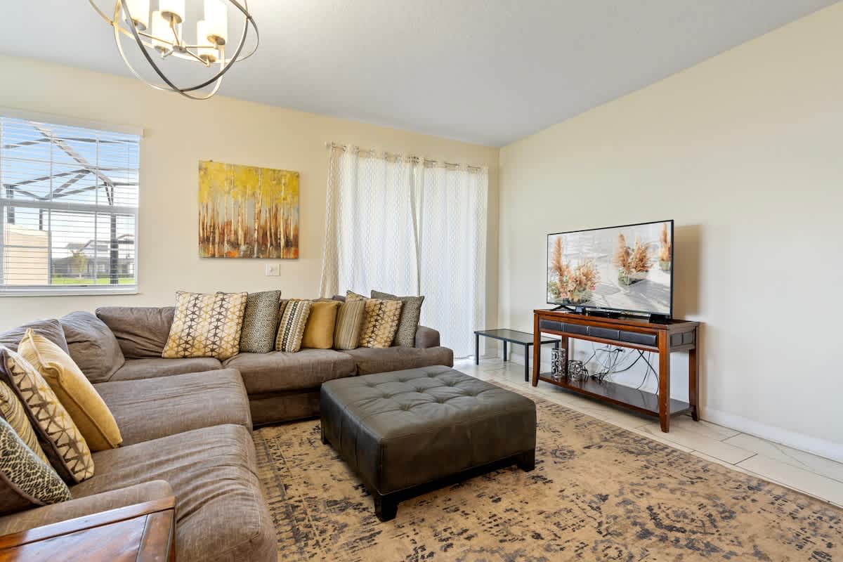 Home in Kissimmee property photo 2