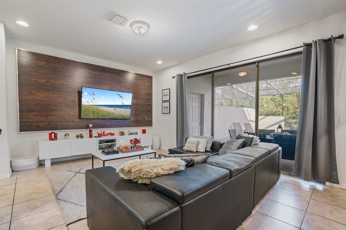 Home in Kissimmee property photo 2