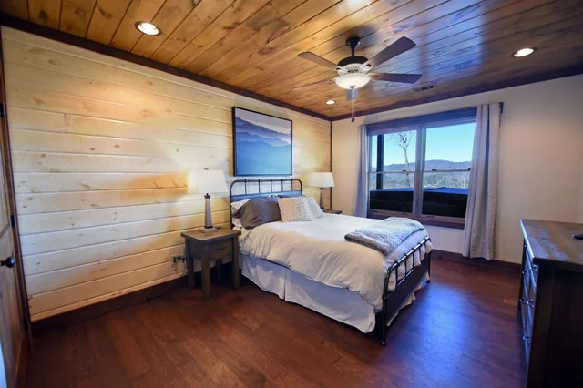 Bedroom 3 image 1