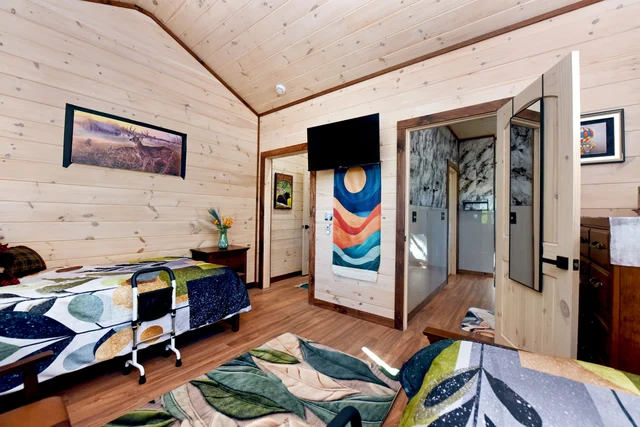 Bedroom 1 image 1