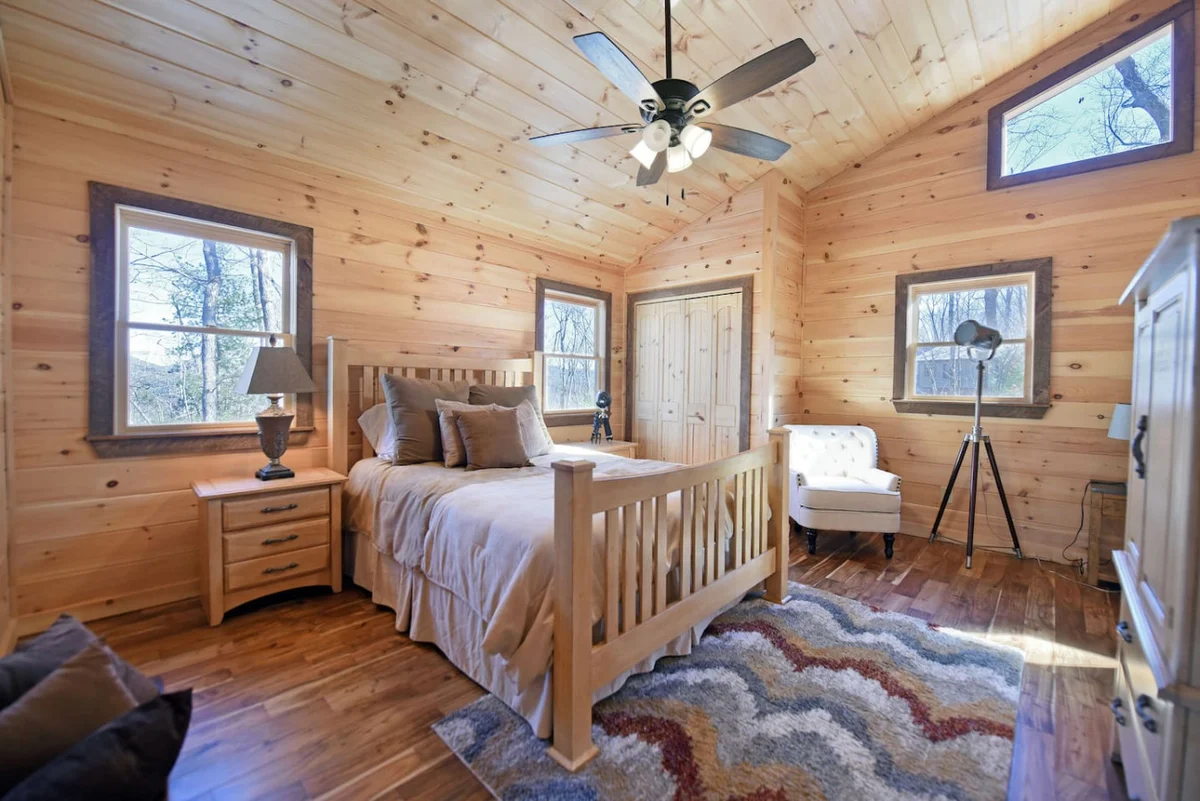 Bedroom 1 image 1