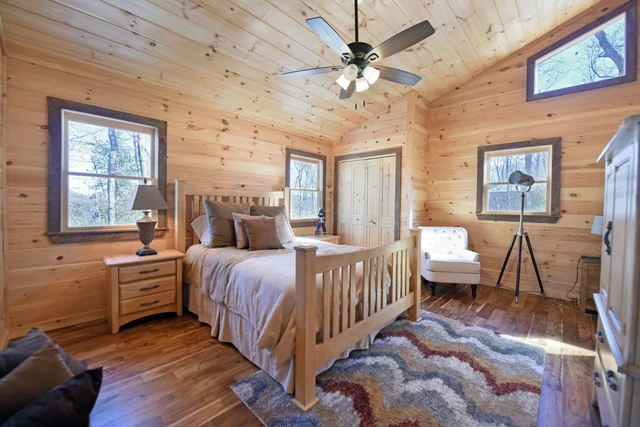 Bedroom 1 image 1