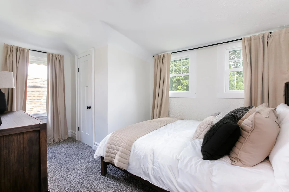 Bedroom 1 image 1