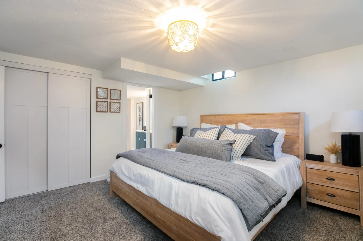 Bedroom 5 image 1