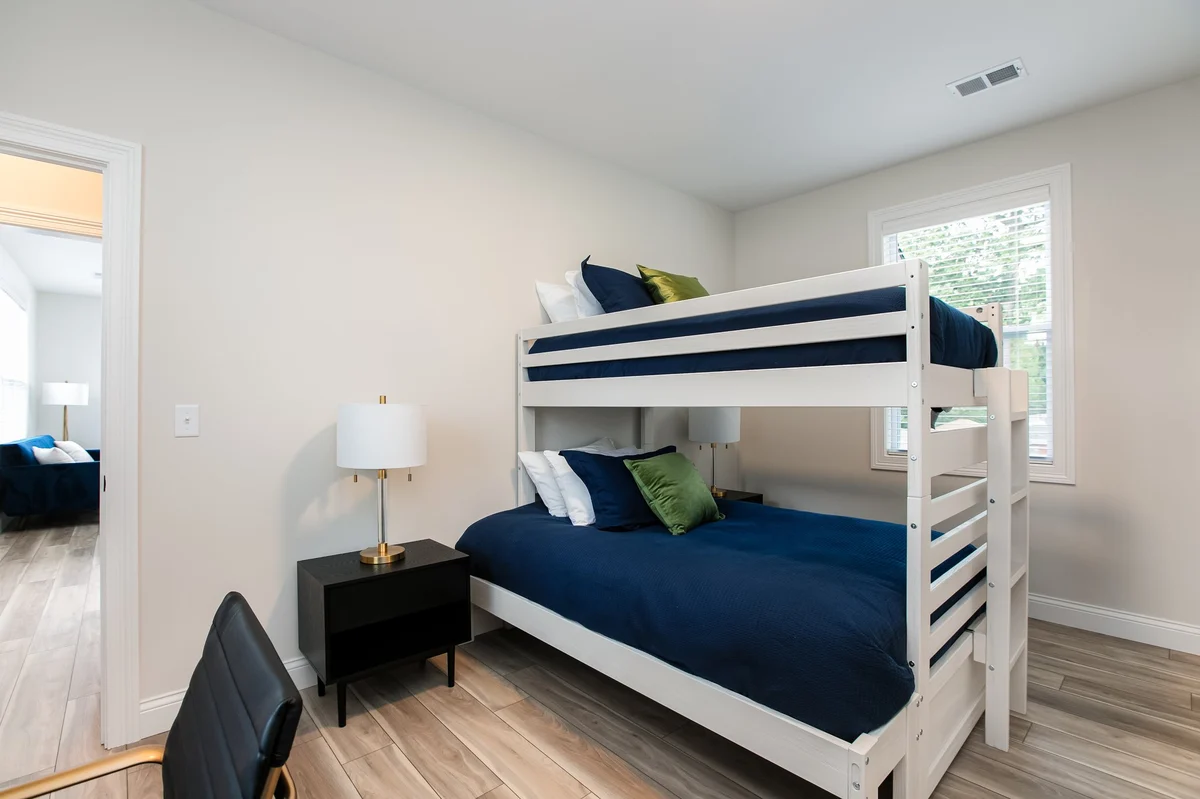 Bedroom 1 image 1