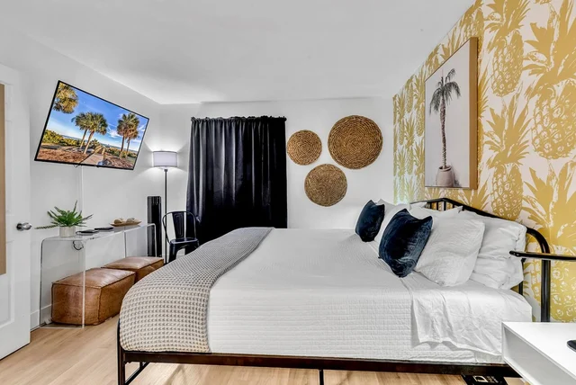 BEDROOM image 1