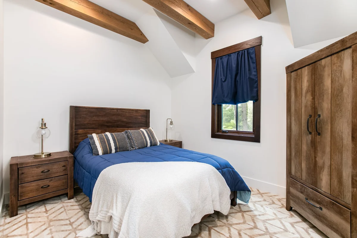 Bedroom 1 image 1