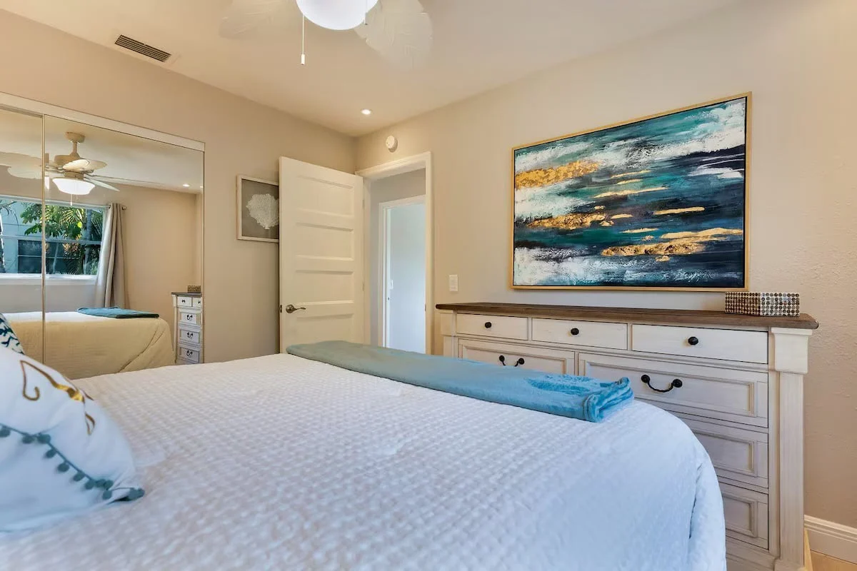 Guest Bedroom image 1