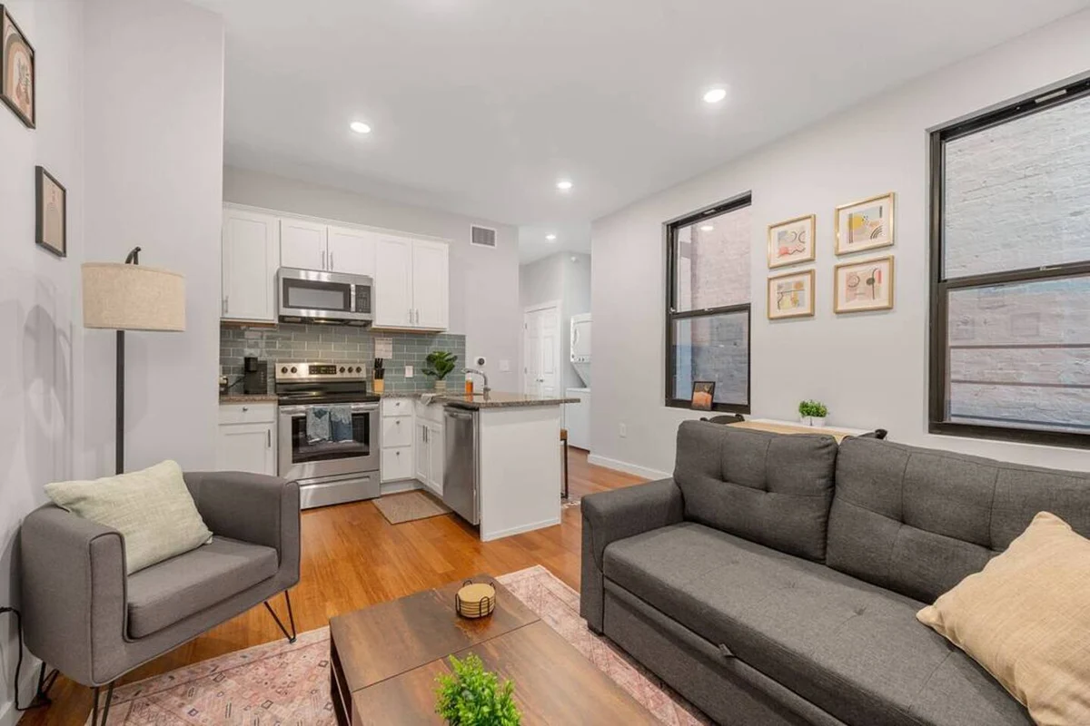 Apartment in Cincinnati property photo 2