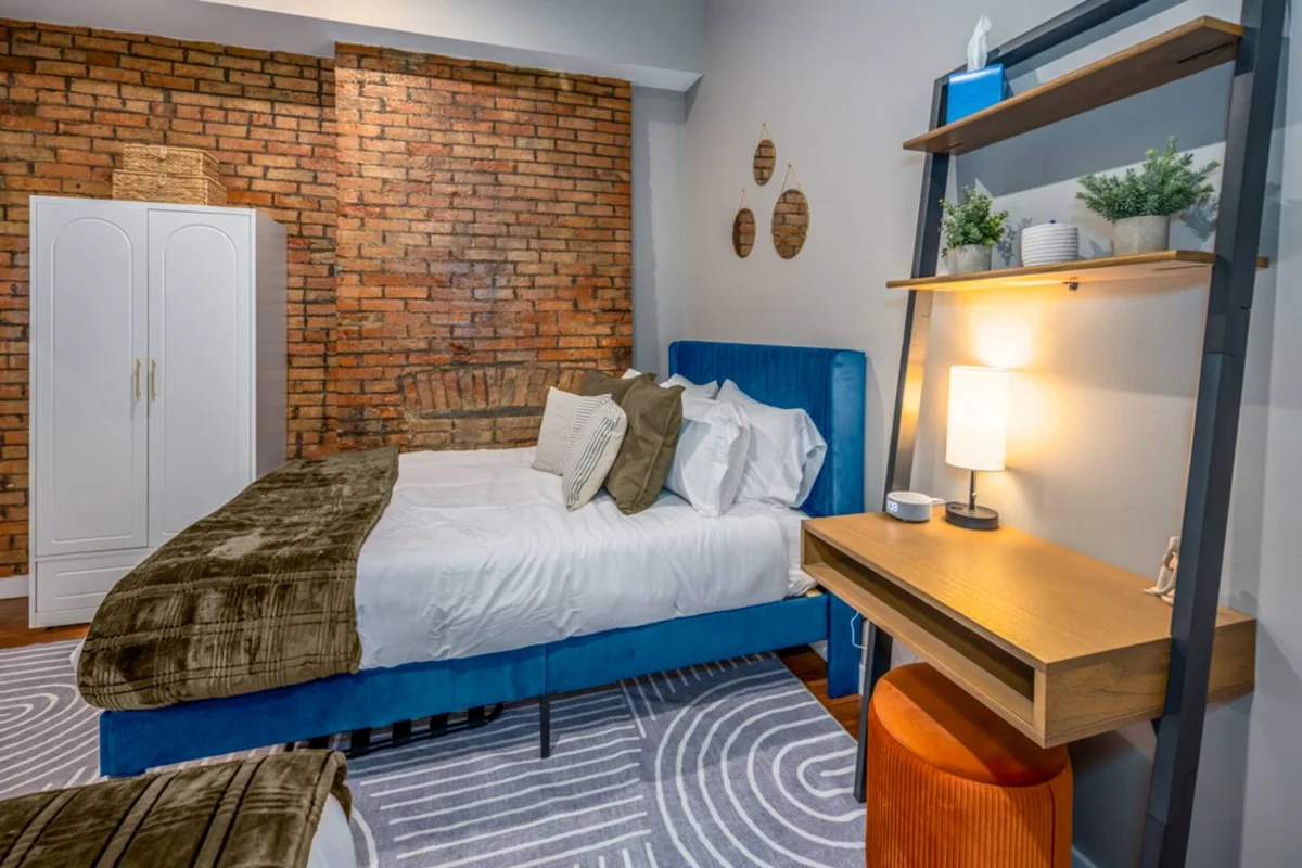 Urban OTR off Vine+2 Queen Beds+Sleep 5ppl+1st Fl property photo 5