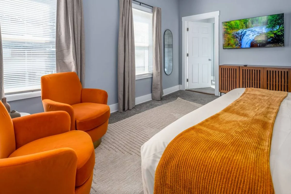 Walnut Hills by UC+King, Queen Beds+2nd Fl property photo 3