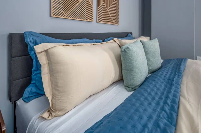 BEDROOM image 1