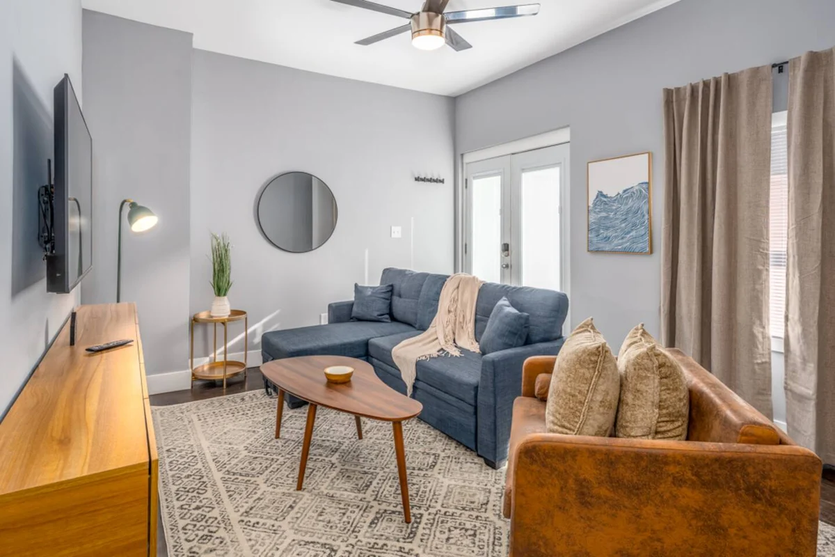Walnut Hills+Mins to UC+King Beds+Smart TVs+1st Fl property photo 1