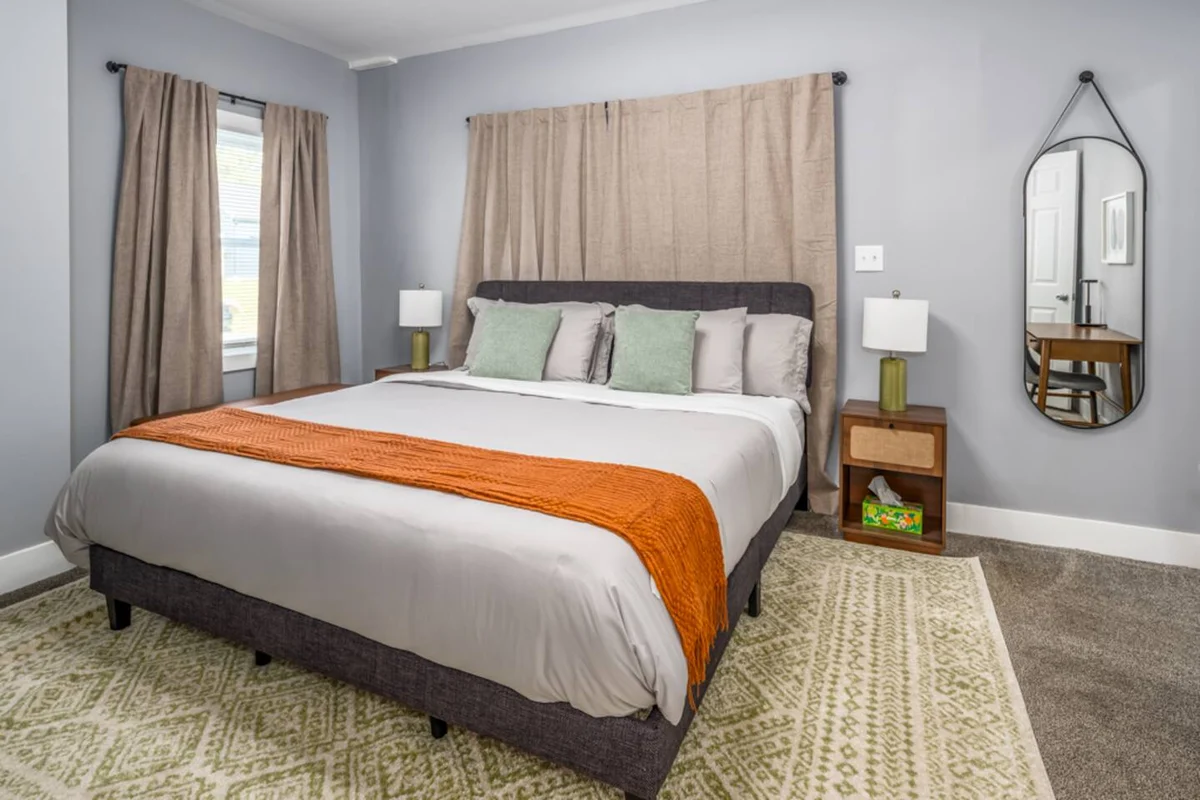 Walnut Hills+Mins to UC+King Beds+Smart TVs+1st Fl property photo 2