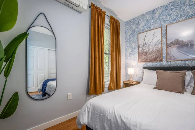 BEDROOM image 1