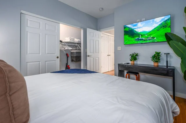 BEDROOM image 1