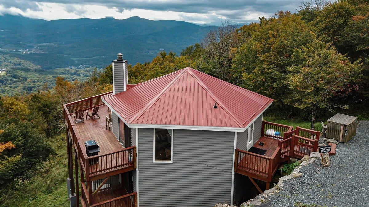 Head in the Clouds Cabin