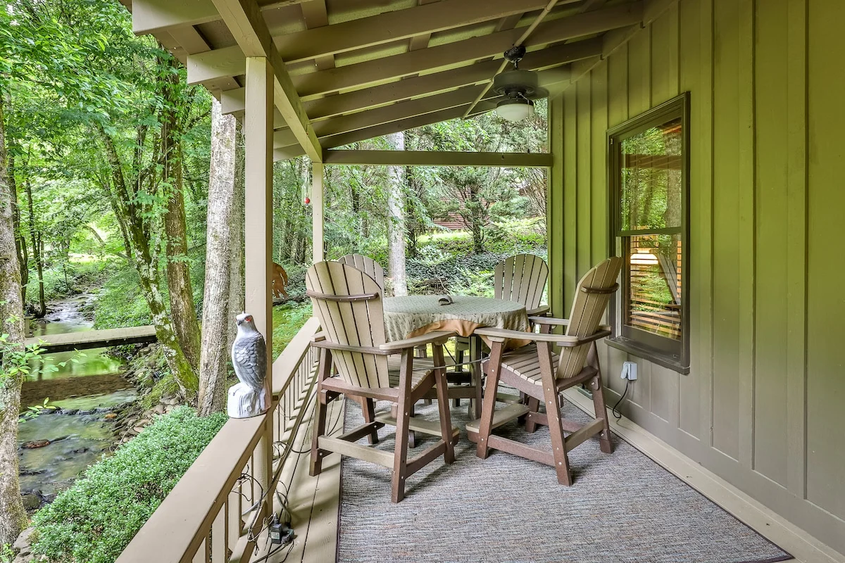 Creekside Fairytale Cabin by Mountain Oasis | Bear Creek Trail – 2