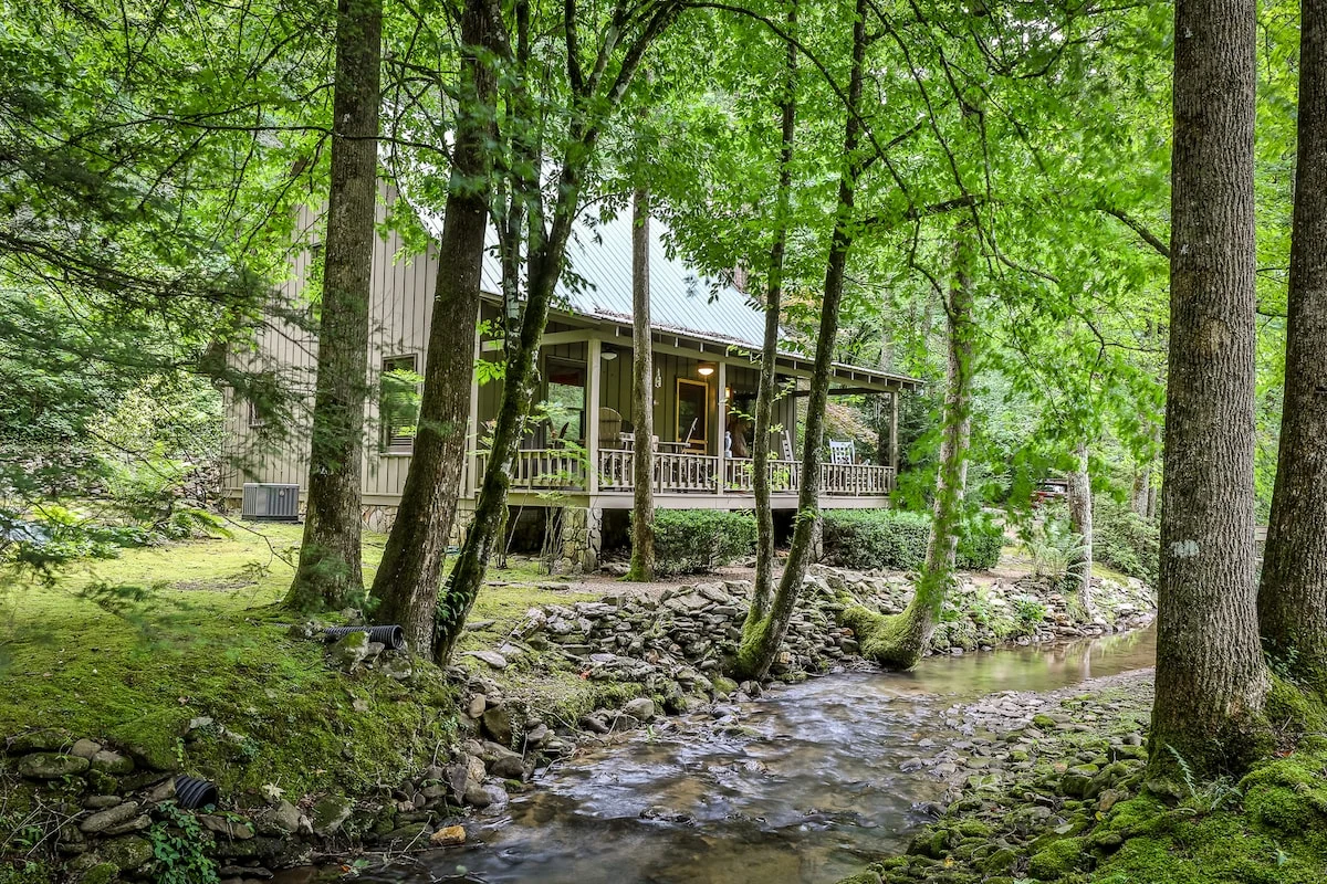 Creekside Fairytale Cabin by Mountain Oasis | Bear Creek Trail – 2