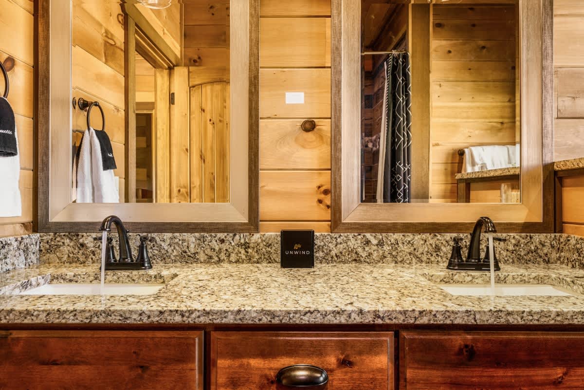 Indoor Pool Cabin w/ Putt Putt & Mountain View #20