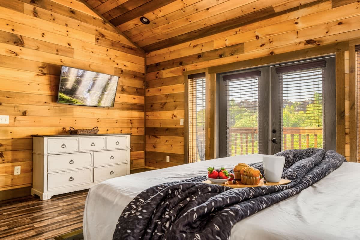 Indoor Pool Cabin w/ Putt Putt & Mountain View #28