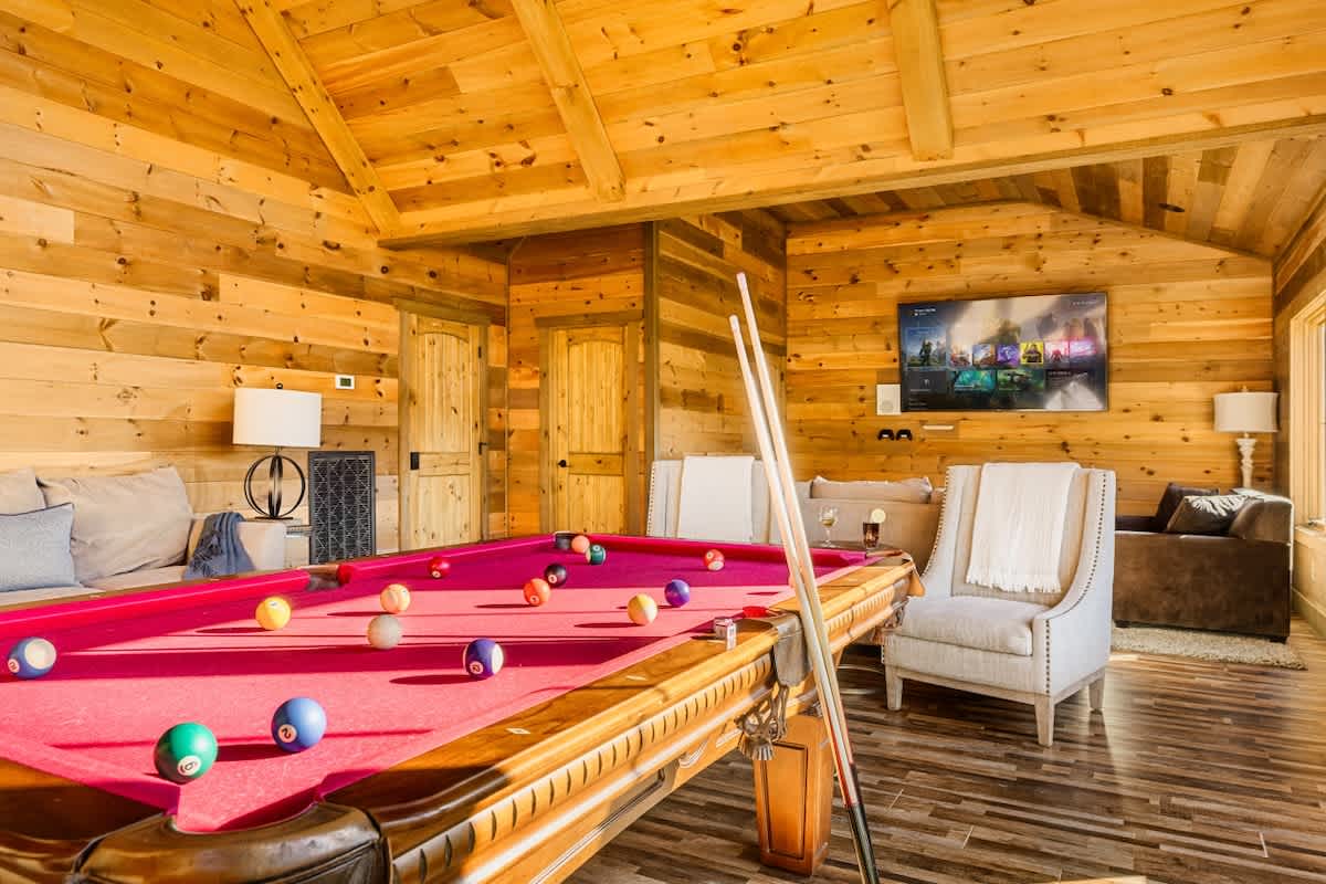 Indoor Pool Cabin w/ Putt Putt & Mountain View #17