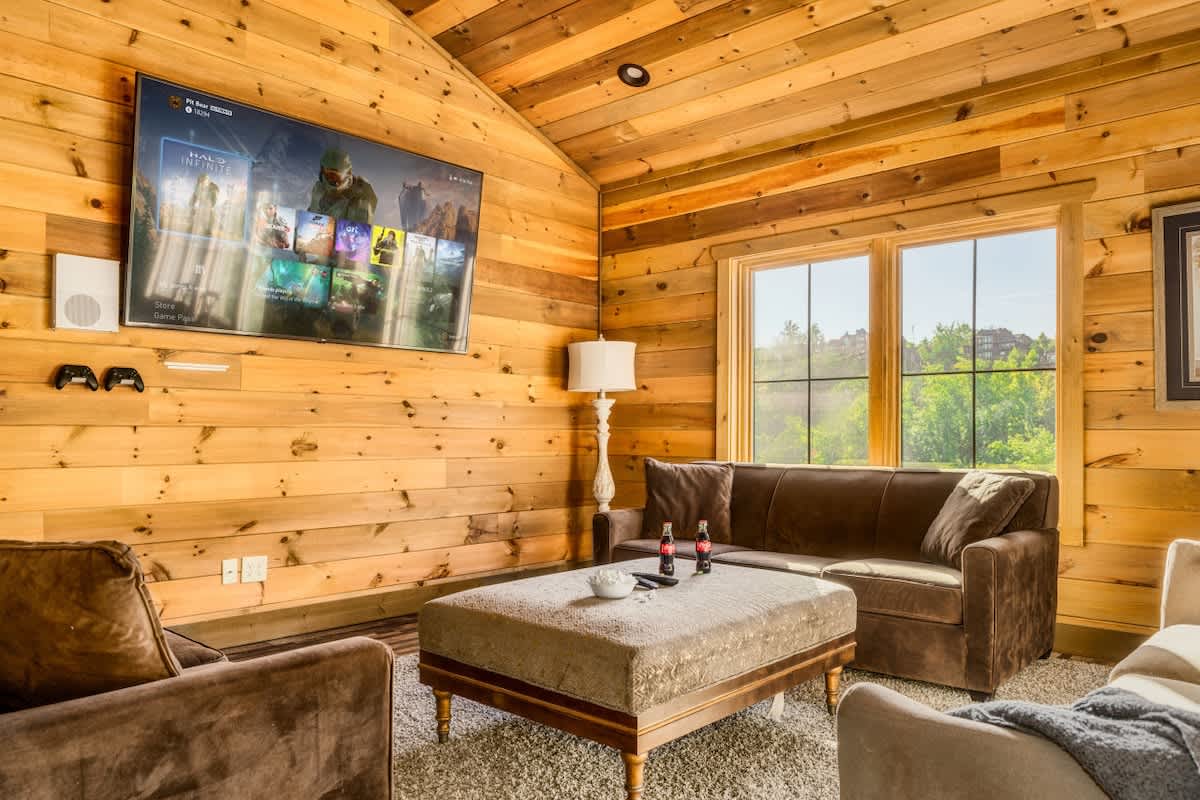 Indoor Pool Cabin w/ Putt Putt & Mountain View #32