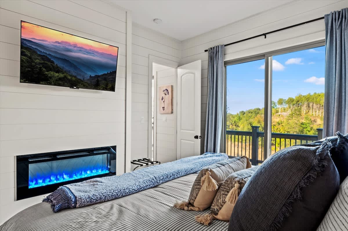 Bedroom 1 image 1