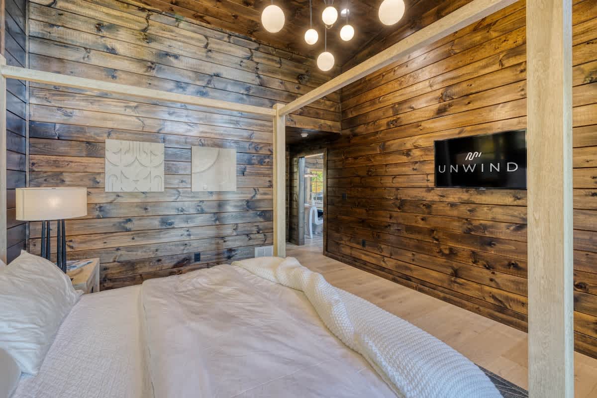 Bedroom 1 image 1