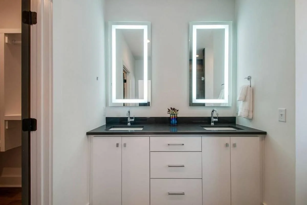Gulch Walkable 3BR w/ Roof Deck & Skyline View #10