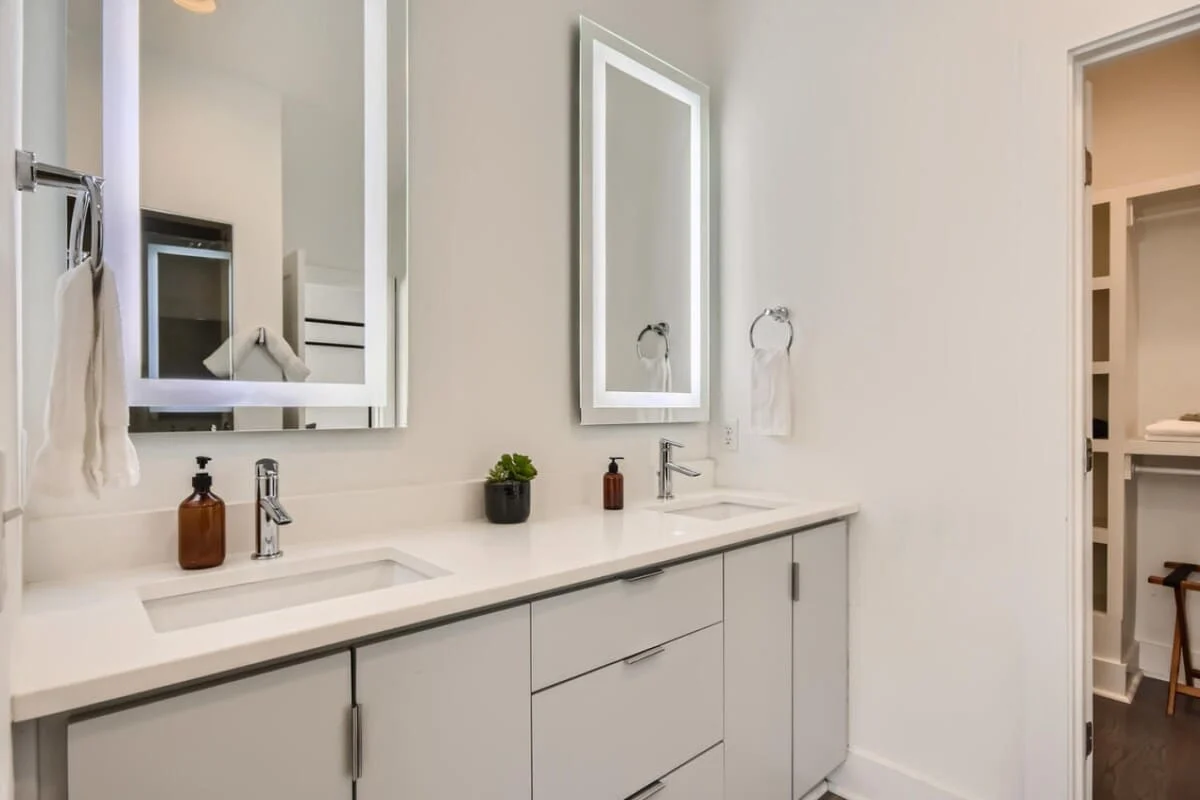Gulch Walkable 3BR w/ Roof Deck & Skyline View #11