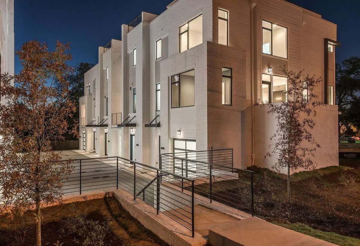 Gulch Walkable 3BR w/ Roof Deck & Skyline View #24