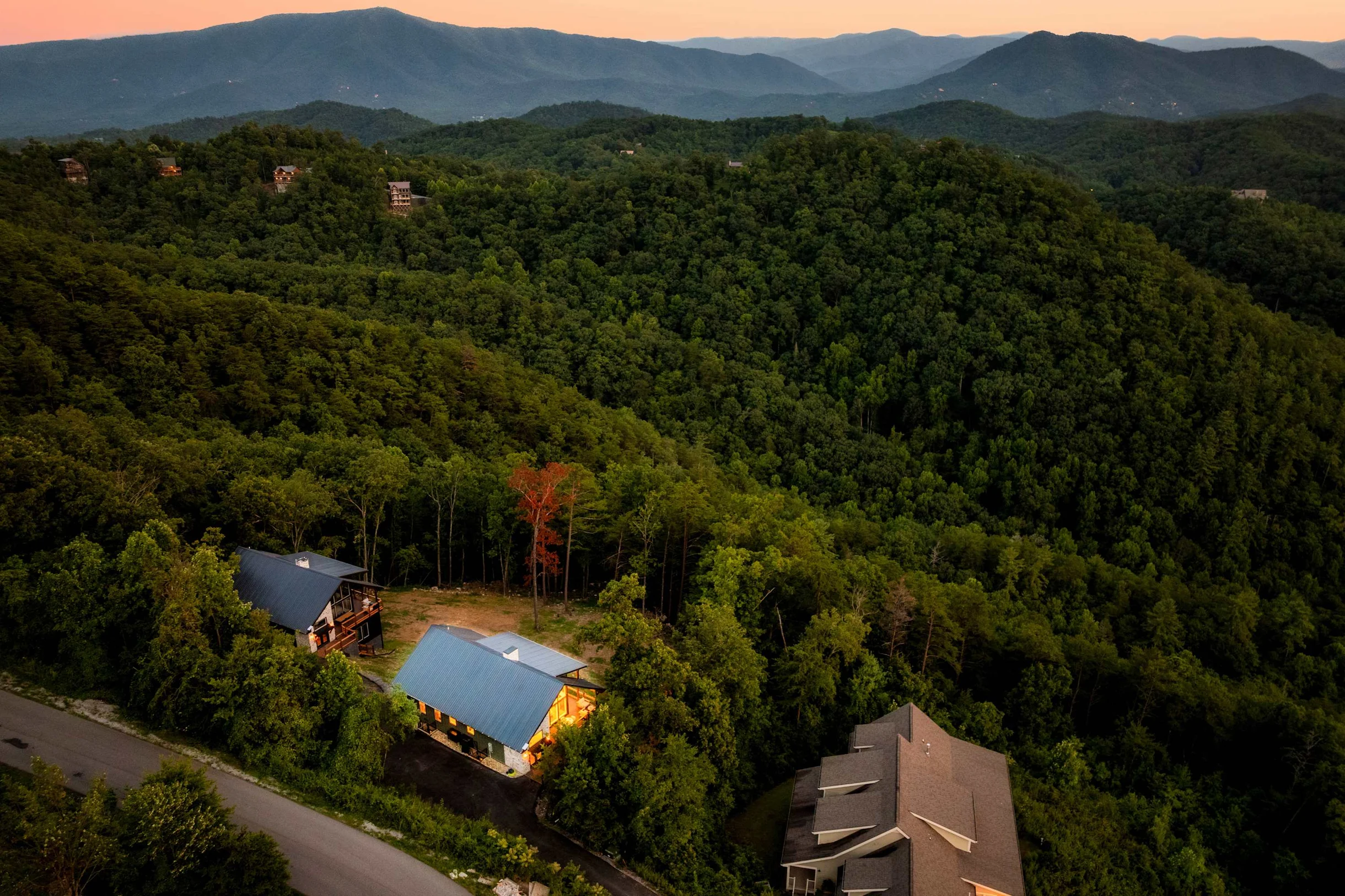 2 Luxe Homes - 2 Heated Pools & Hot Tubs - Slps 28 #235