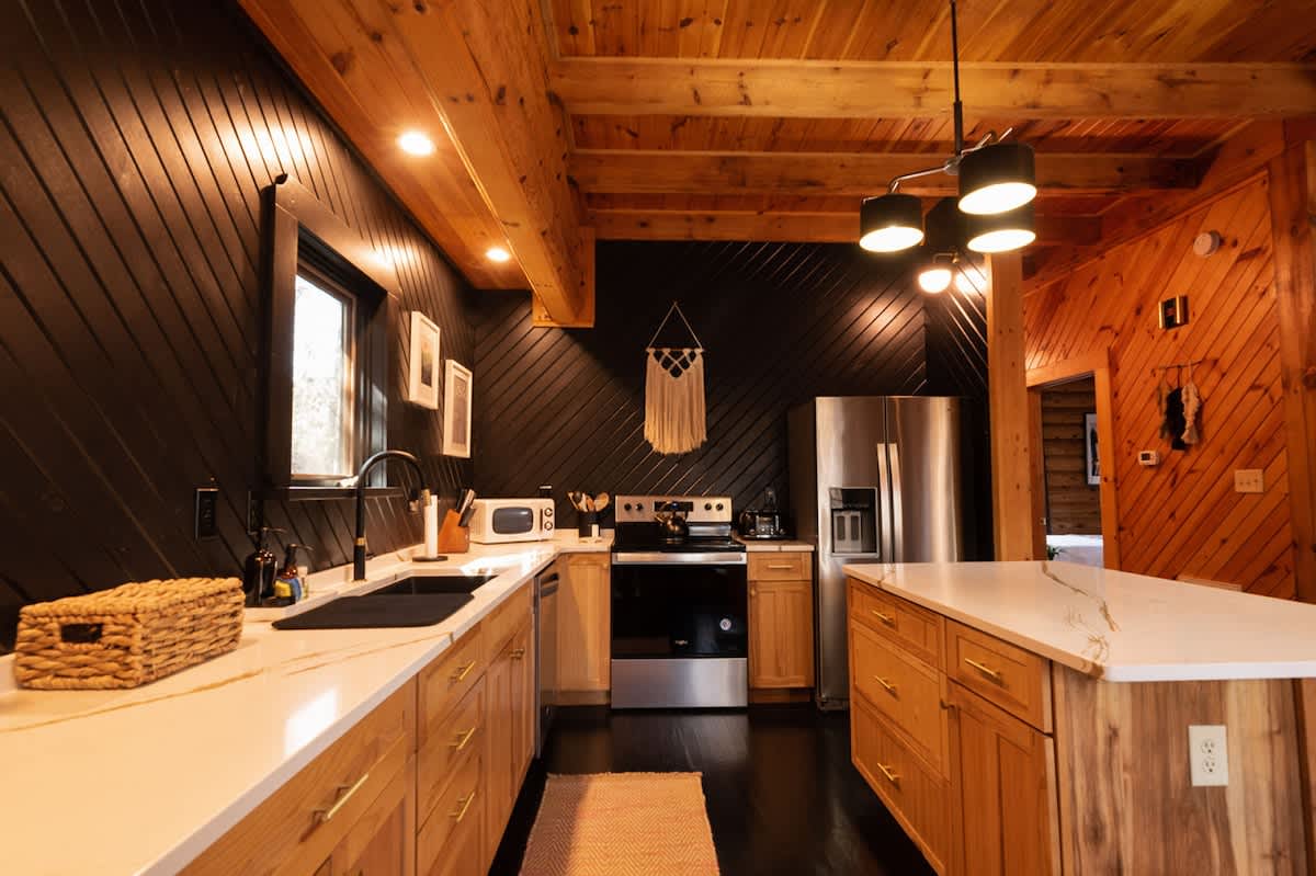 Chic Cabin w/ Fast WiFi & Fire Pit near Fun #3