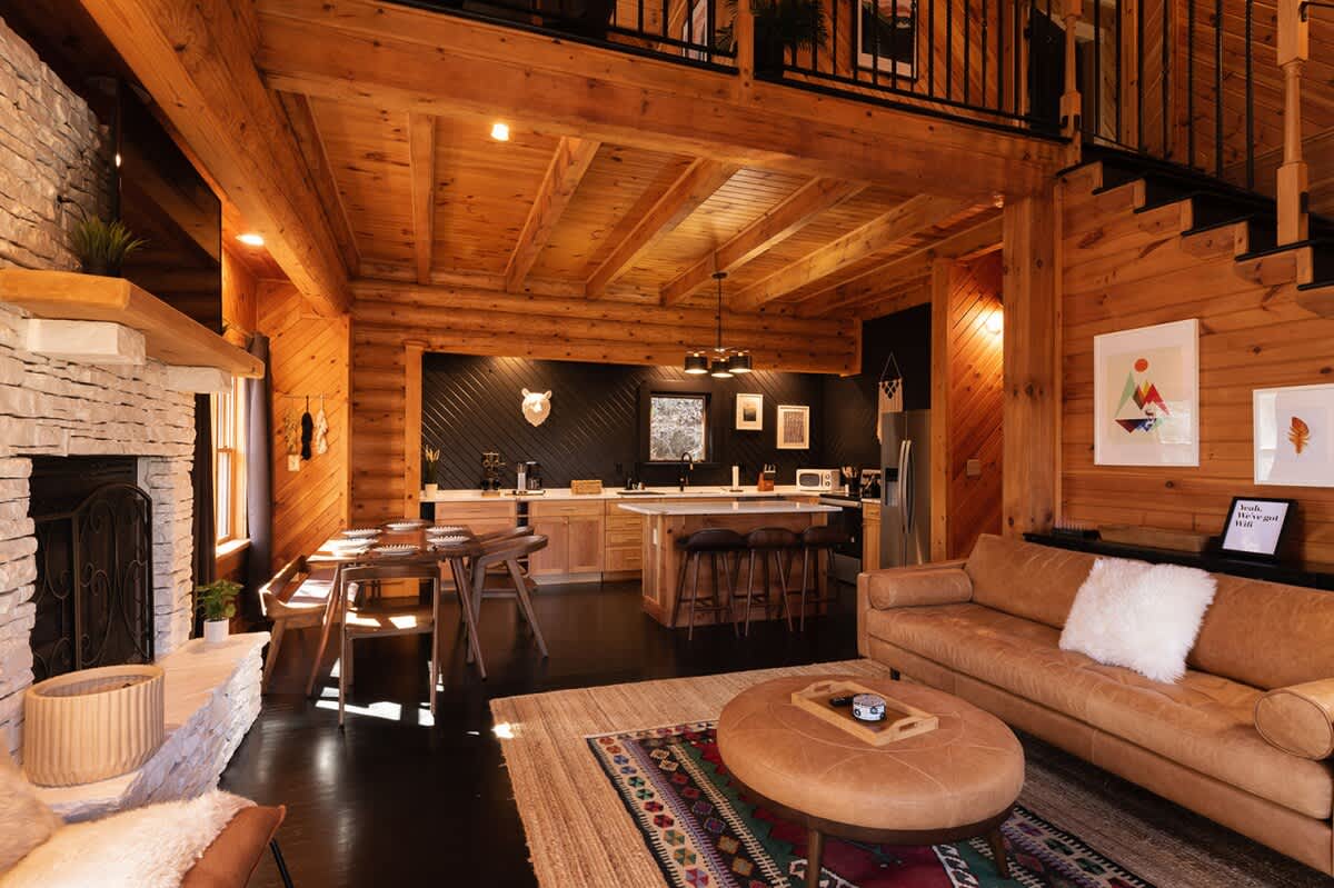 Chic Cabin w/ Fast WiFi & Fire Pit near Fun #27