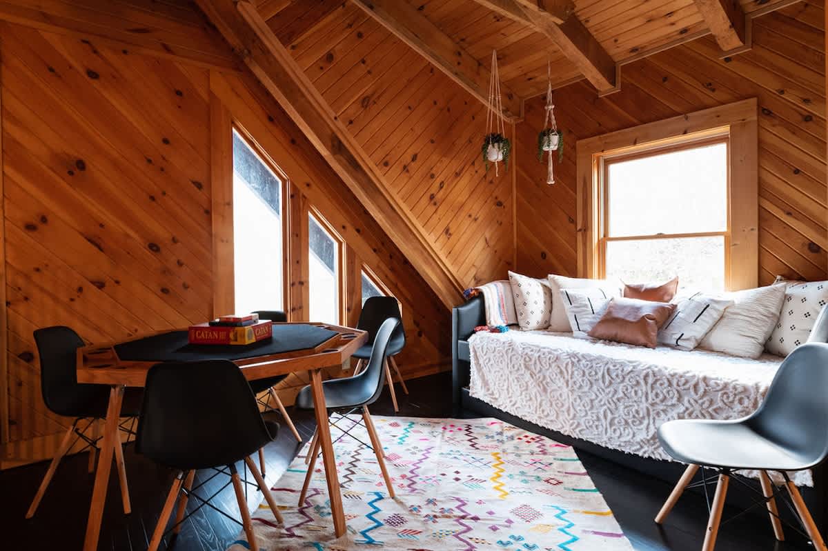 Chic Cabin w/ Fast WiFi & Fire Pit near Fun #15