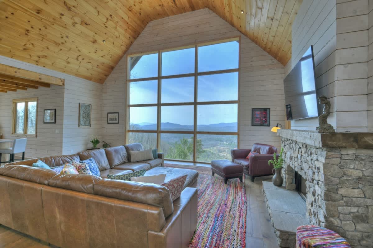 Luxury 5BR Cabin | Hot Tub & Mtn Views | Secluded #18