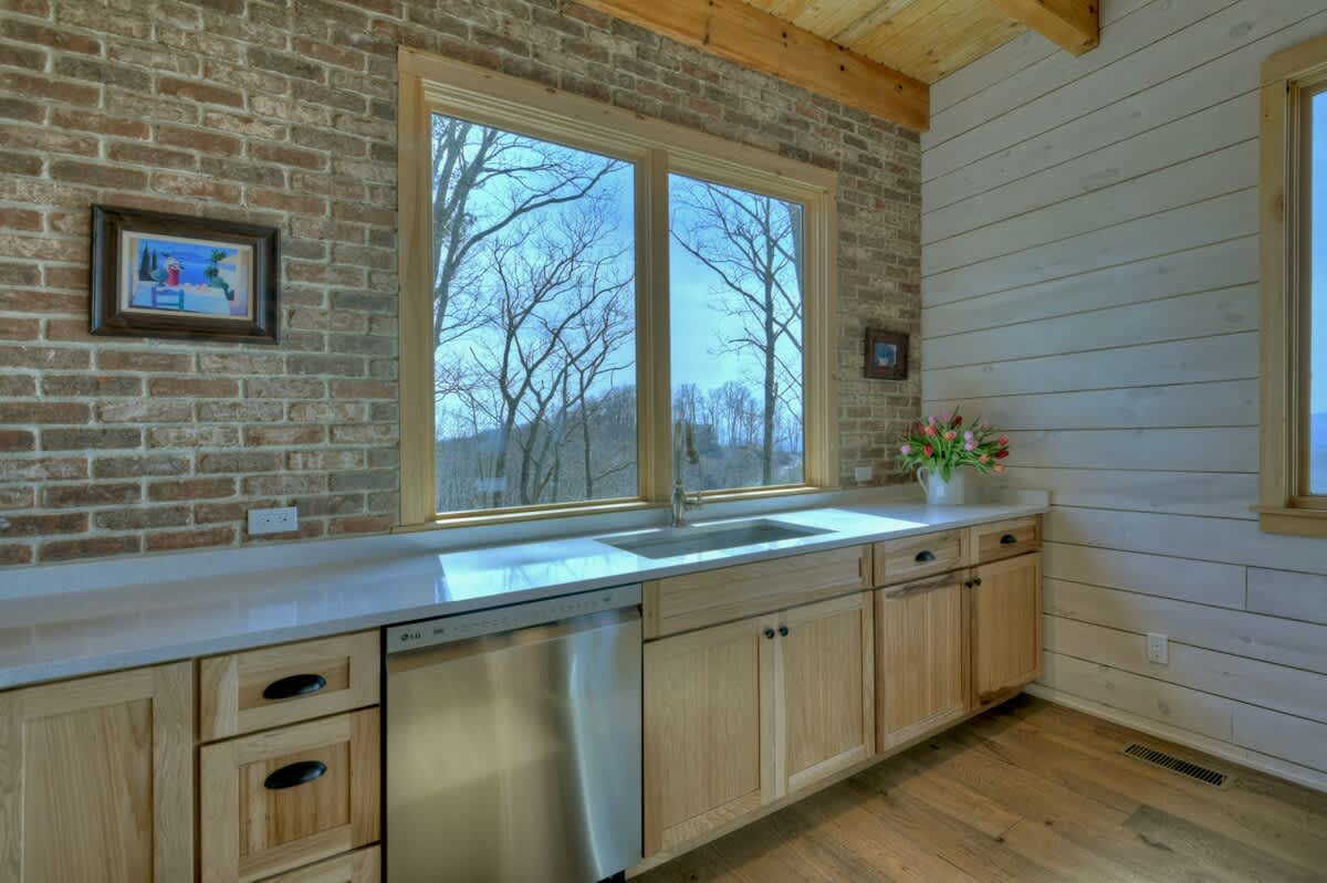 Luxury 5BR Cabin | Hot Tub & Mtn Views | Secluded #66
