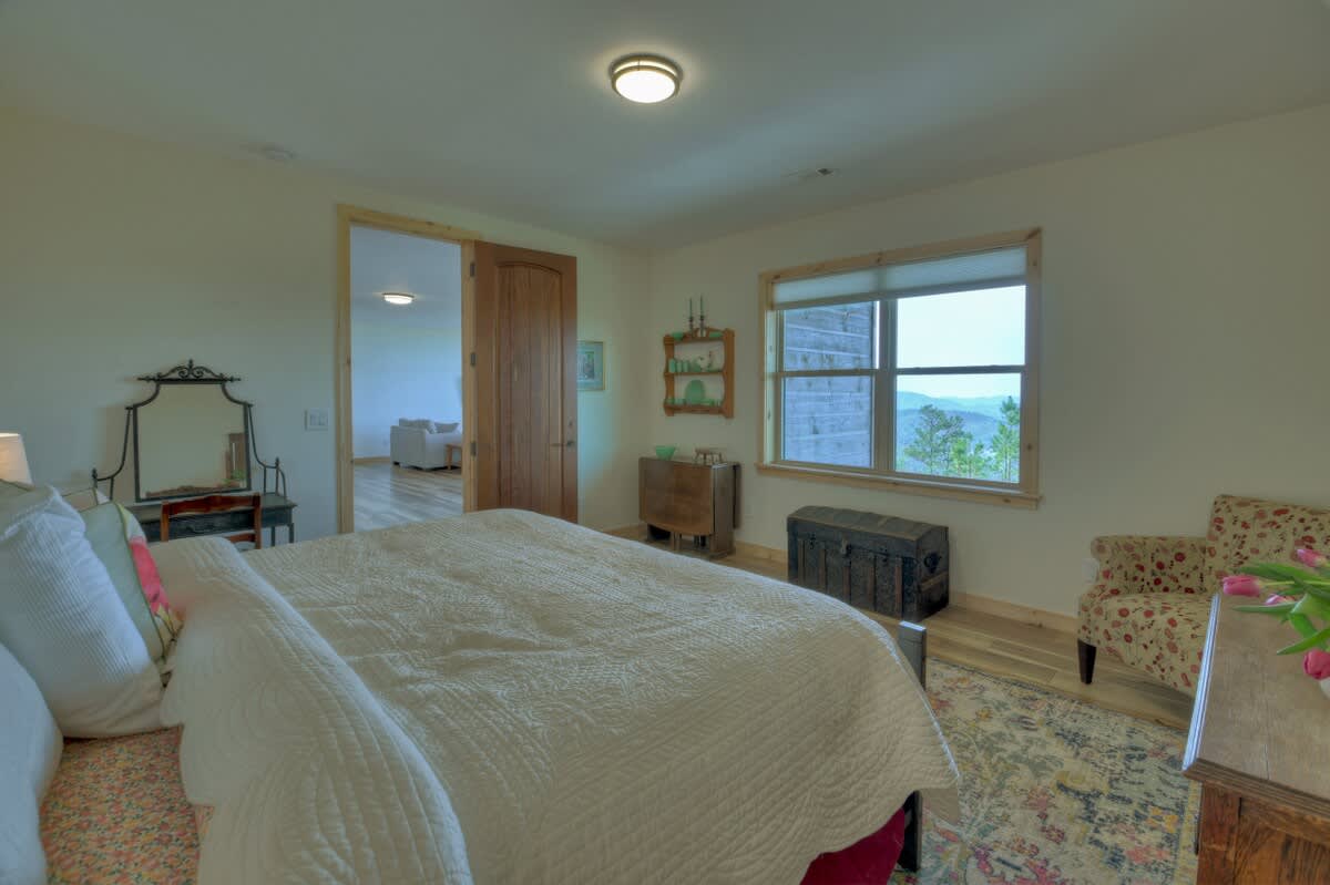 Luxury 5BR Cabin | Hot Tub & Mtn Views | Secluded #7