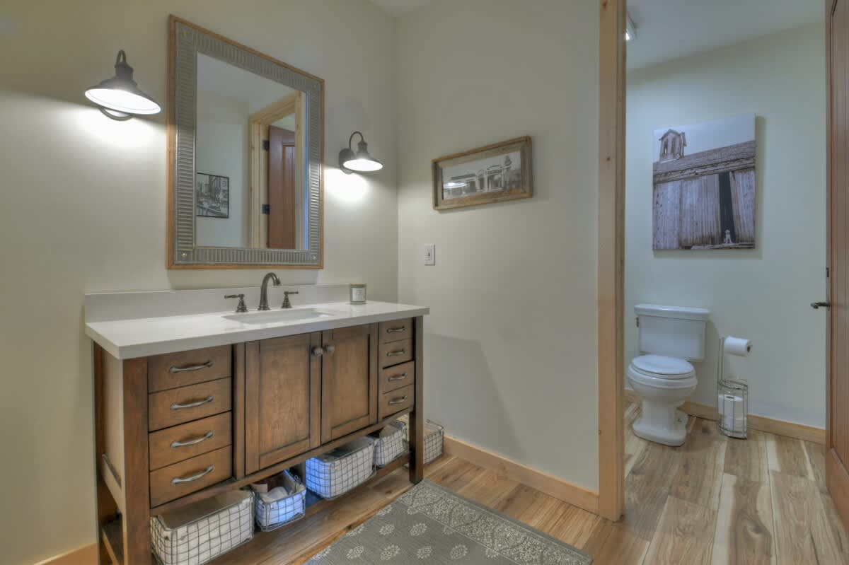 Luxury 5BR Cabin | Hot Tub & Mtn Views | Secluded #36