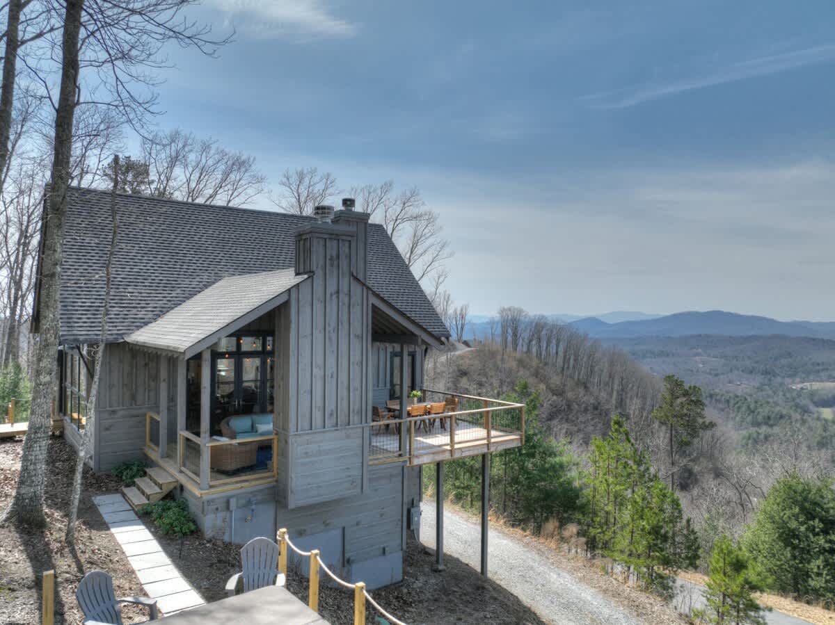 Luxury 5BR Cabin | Hot Tub & Mtn Views | Secluded #44