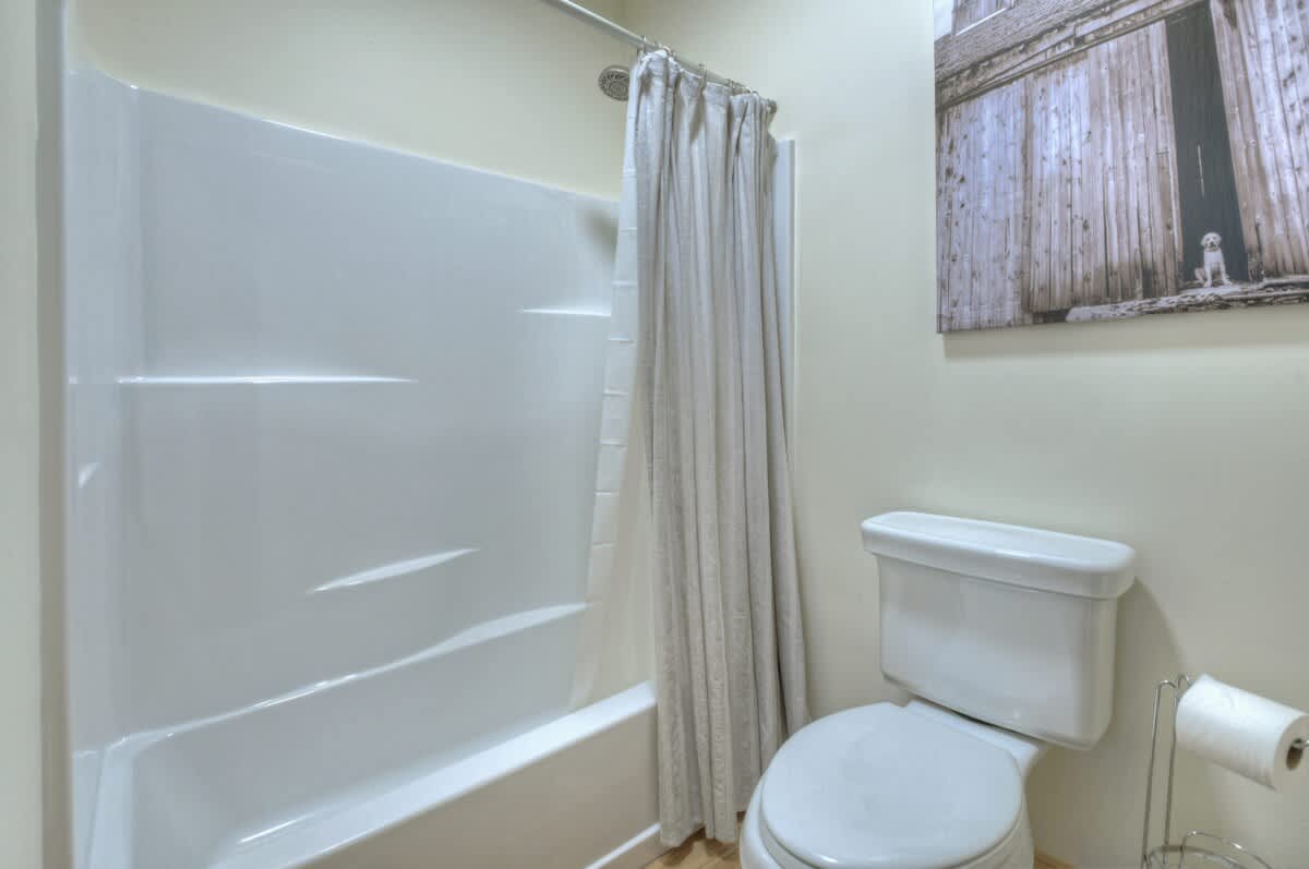 Luxury 5BR Cabin | Hot Tub & Mtn Views | Secluded #23