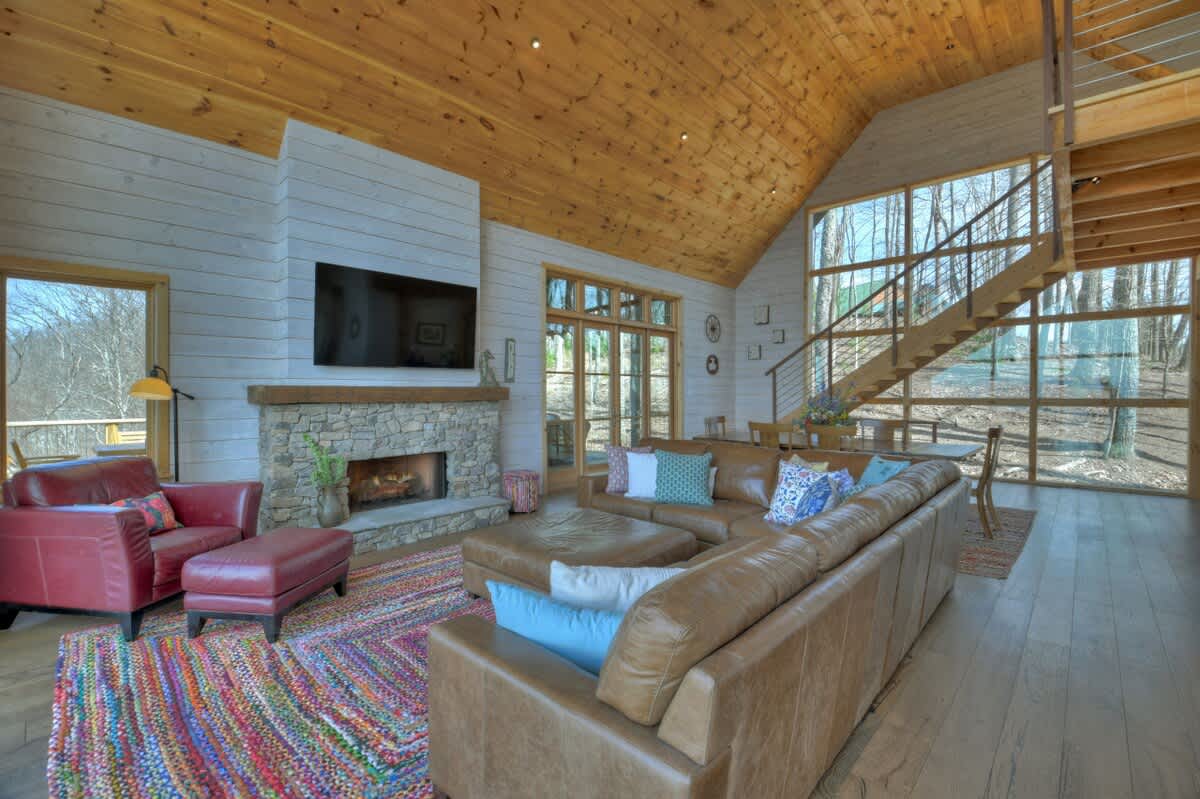 Luxury 5BR Cabin | Hot Tub & Mtn Views | Secluded #39