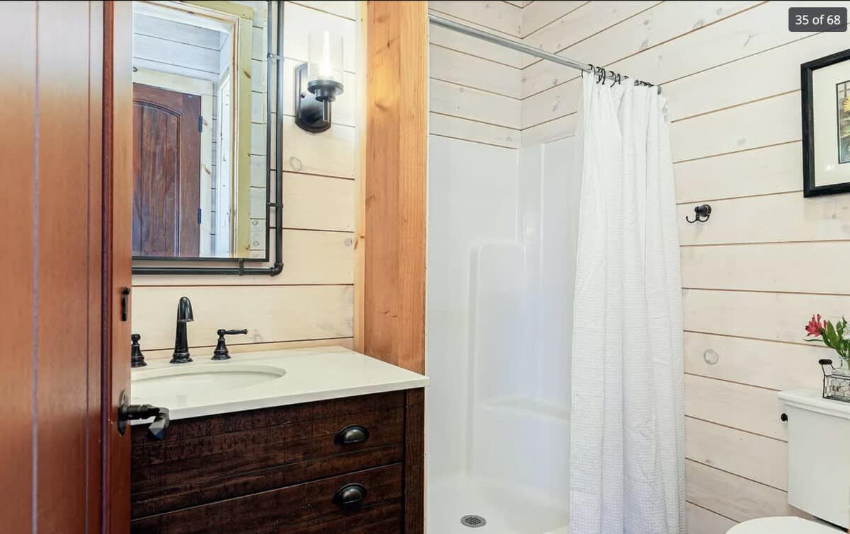 Luxury 5BR Cabin | Hot Tub & Mtn Views | Secluded #28