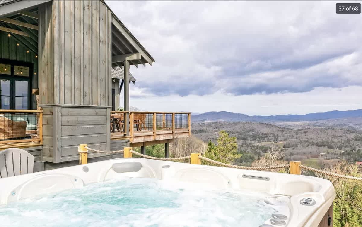 Luxury 5BR Cabin | Hot Tub & Mtn Views | Secluded #54