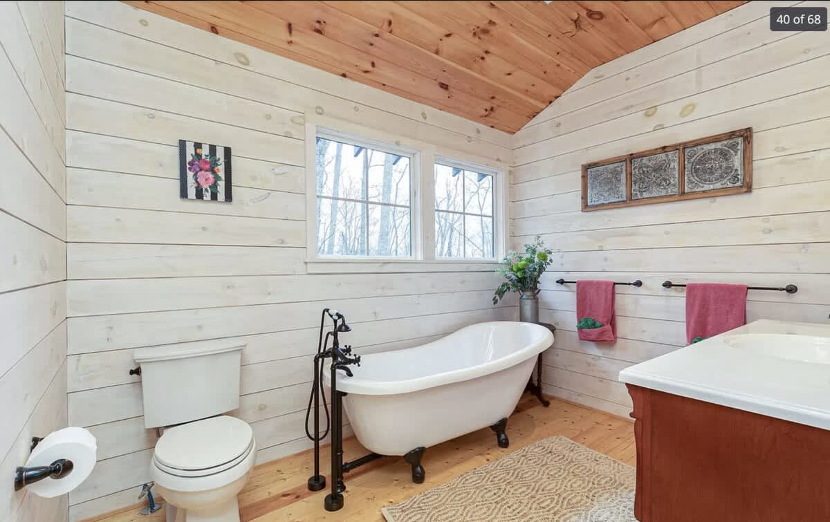Luxury 5BR Cabin | Hot Tub & Mtn Views | Secluded #53