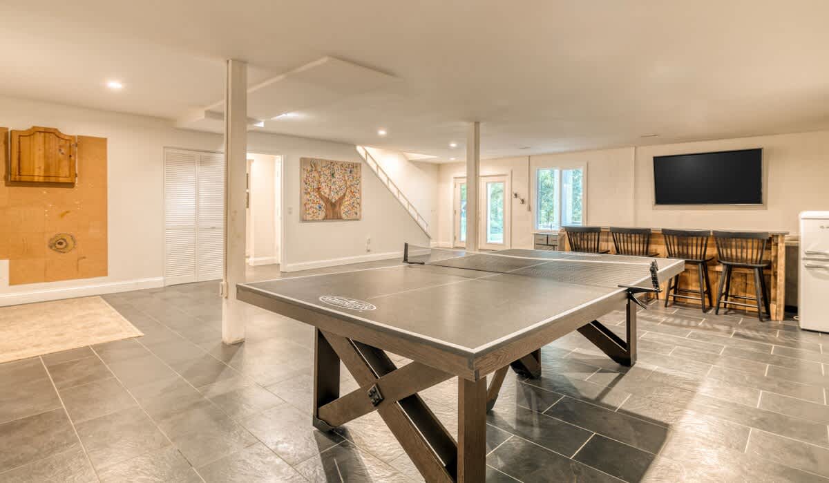 Creekfront 30-Acre Retreat • Hot Tub & Firepit #9